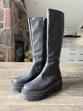 NWOB Schutz Florence Leather Boots
